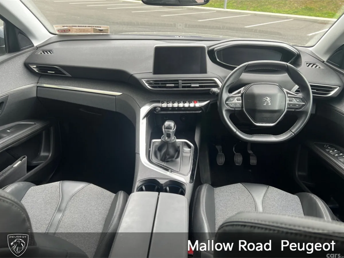 Peugeot 5008 MPV, Petrol, 2018, Grey