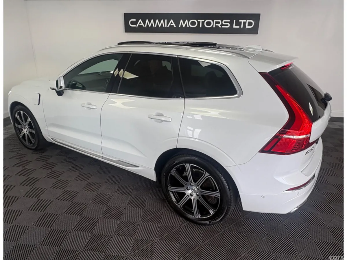 Volvo XC60 SUV, Petrol Plug-in Hybrid, 2017, White