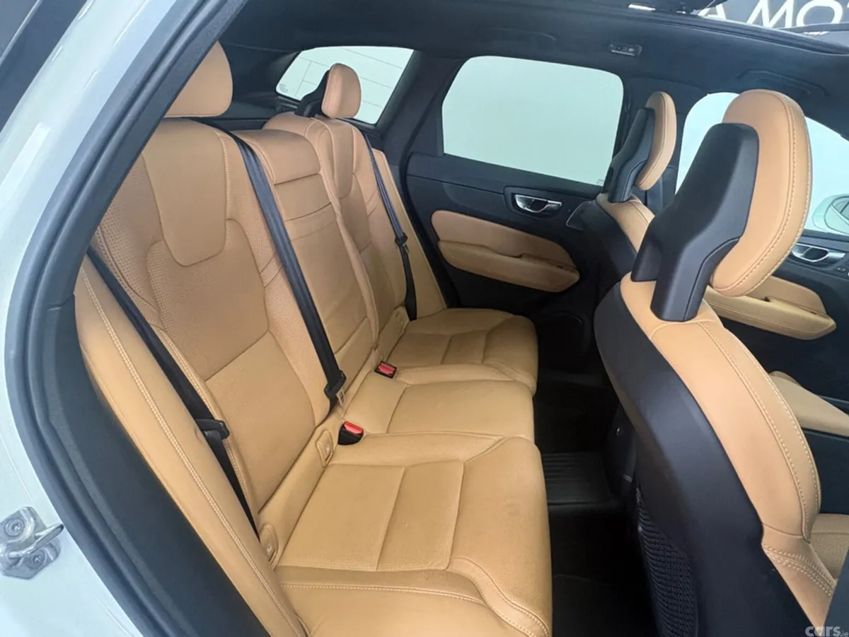 Volvo XC60 SUV, Petrol Plug-in Hybrid, 2017, White