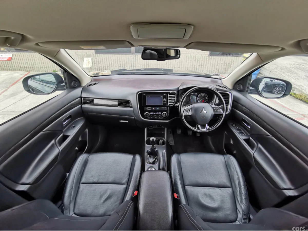 Mitsubishi Outlander Estate, Diesel, 2016, Black
