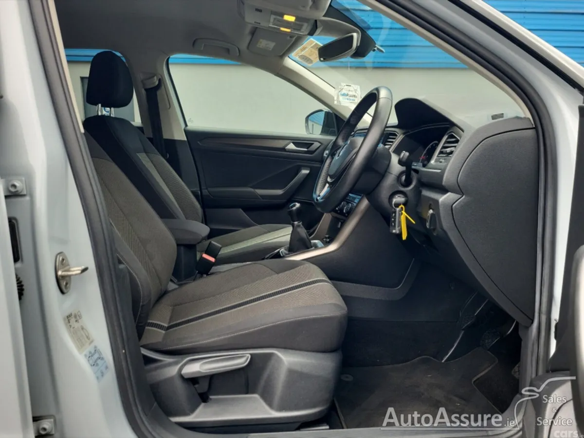 Volkswagen T-Roc Hatchback, Petrol, 2019, White