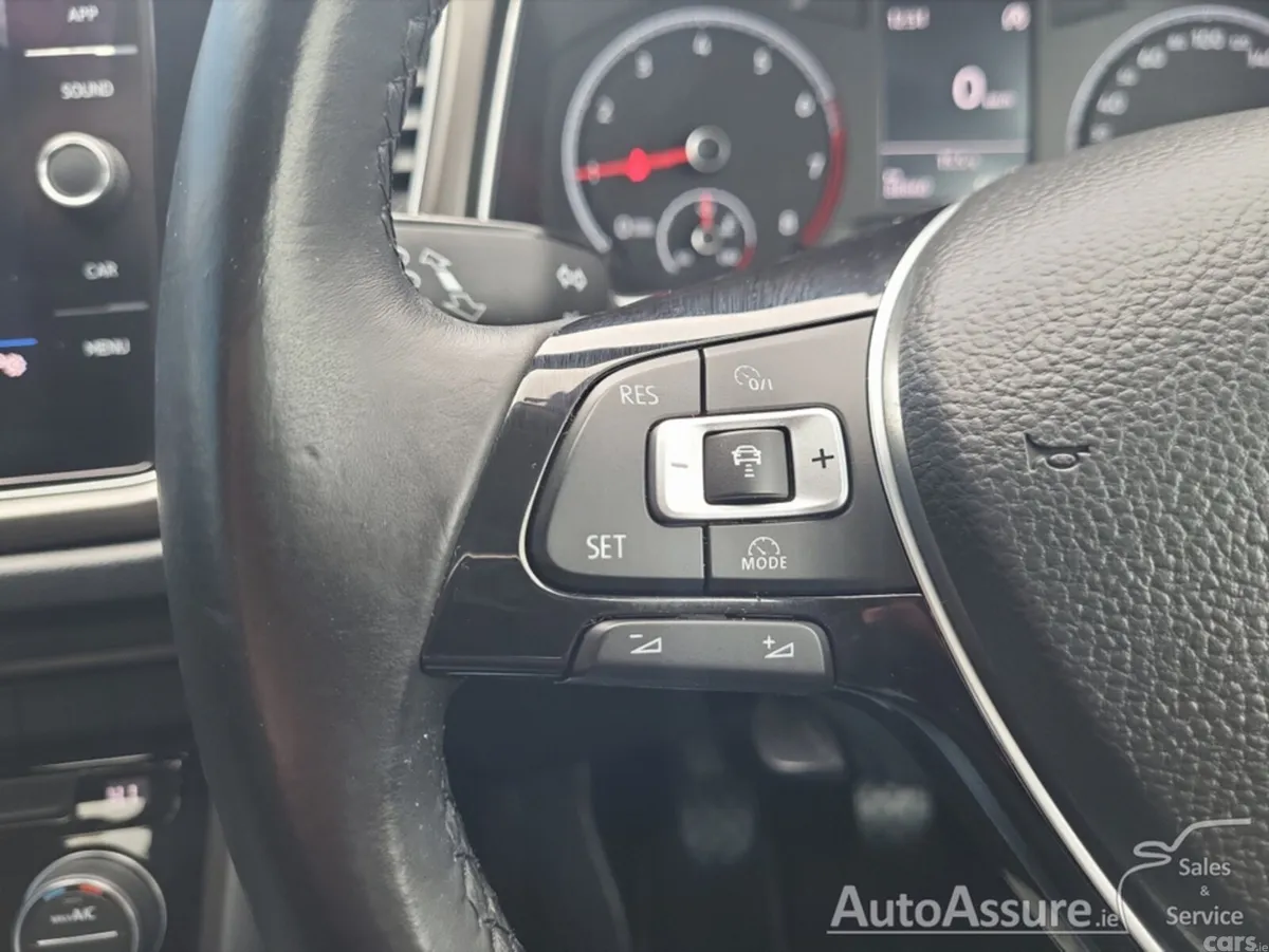 Volkswagen T-Roc Hatchback, Petrol, 2019, White