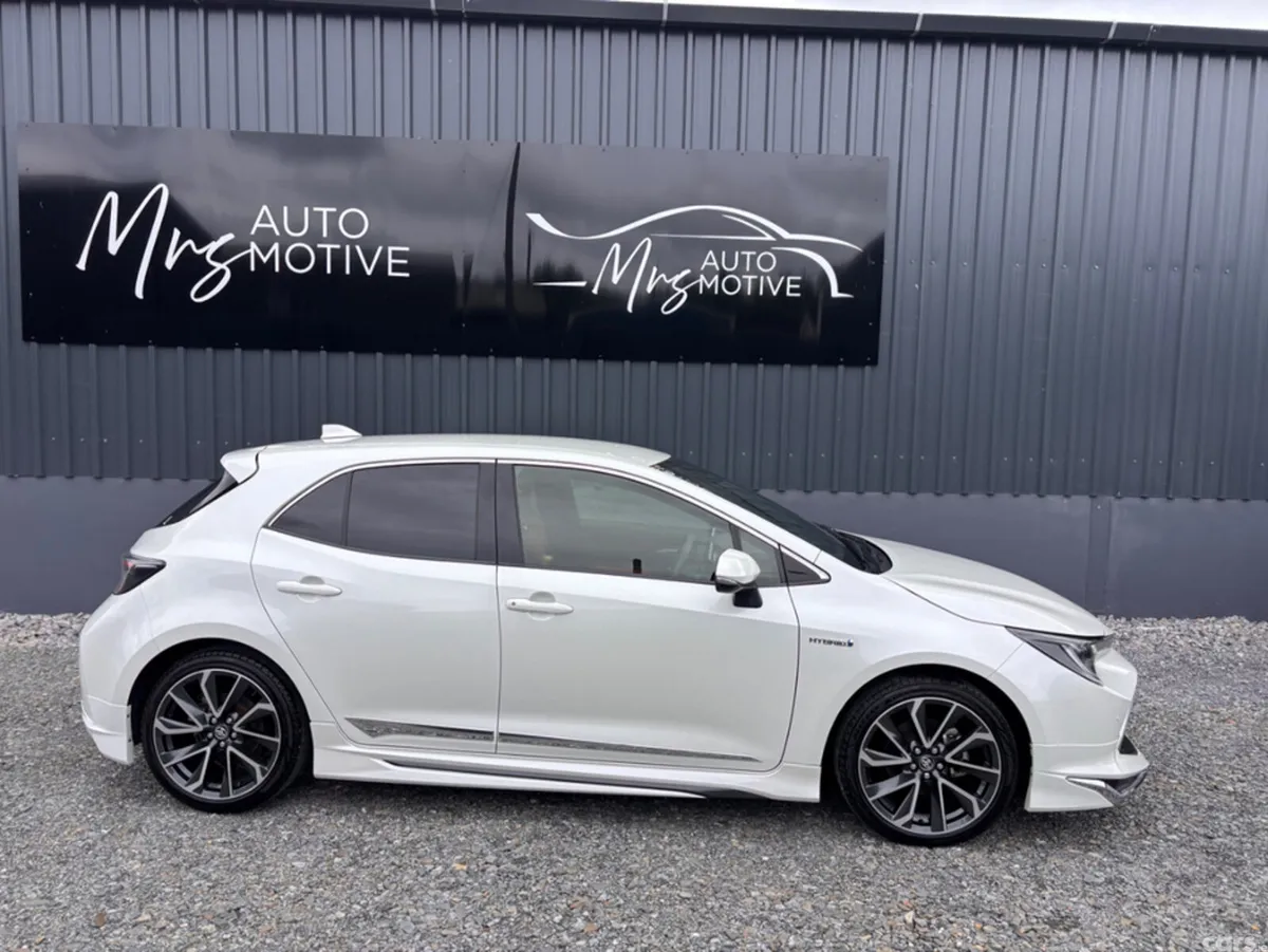 Toyota Corolla Hatchback, Petrol Hybrid, 2019, White