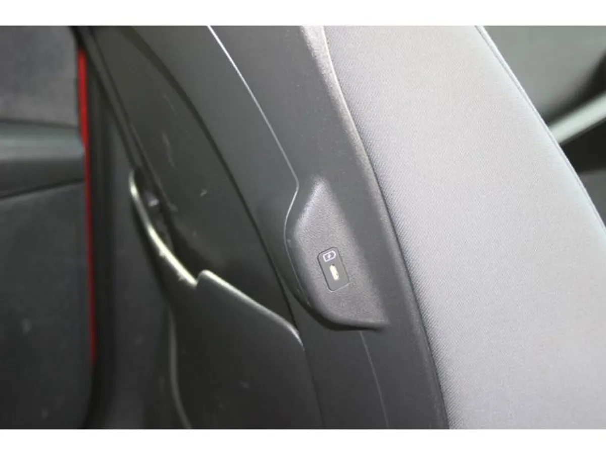 Kia Niro SUV, Petrol Hybrid, 2023, Red