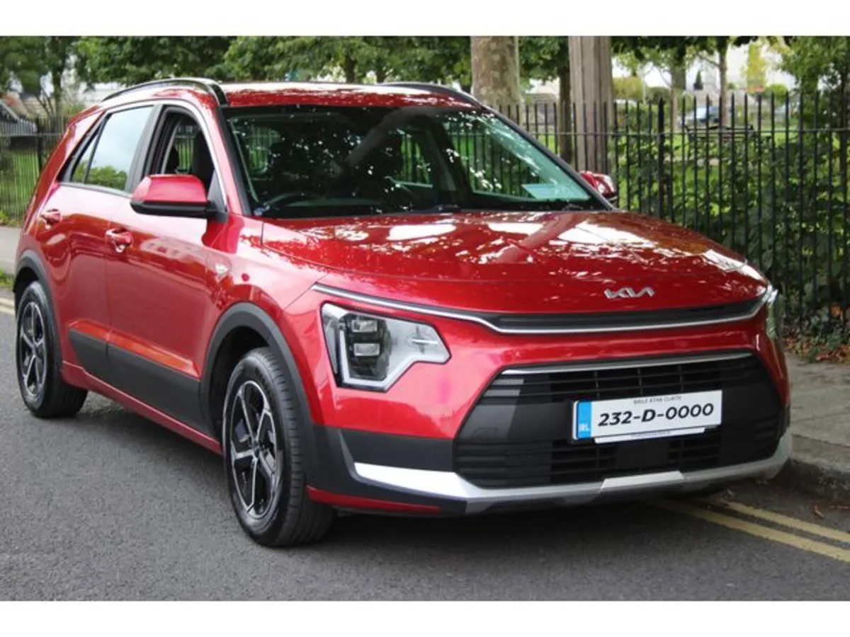 Kia Niro SUV, Petrol Hybrid, 2023, Red
