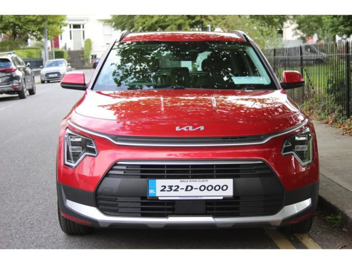 Kia Niro SUV, Petrol Hybrid, 2023, Red
