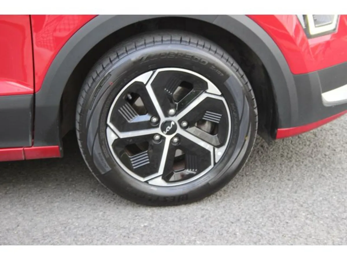Kia Niro SUV, Petrol Hybrid, 2023, Red