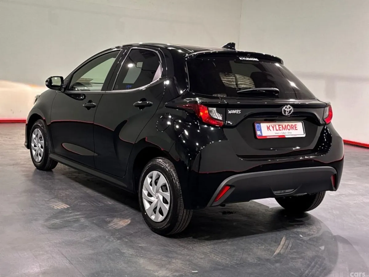 Toyota Yaris Hatchback, Petrol, 2025, Black