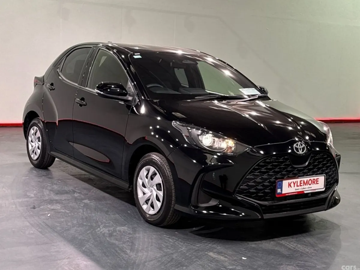 Toyota Yaris Hatchback, Petrol, 2025, Black