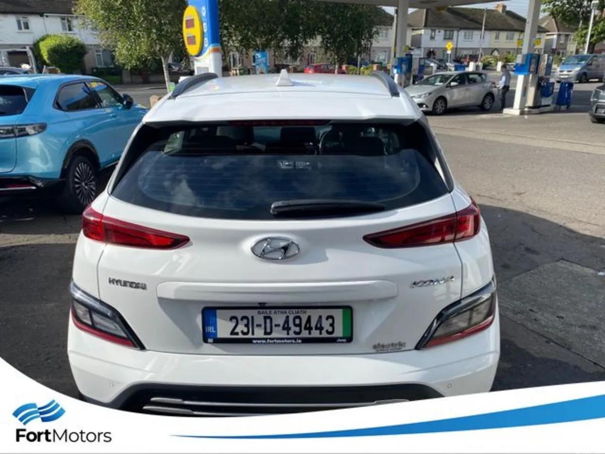 Hyundai KONA Hatchback, Electric, 2023, White