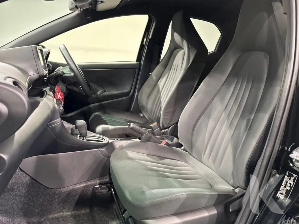 Toyota Yaris Hatchback, Petrol, 2025, Black