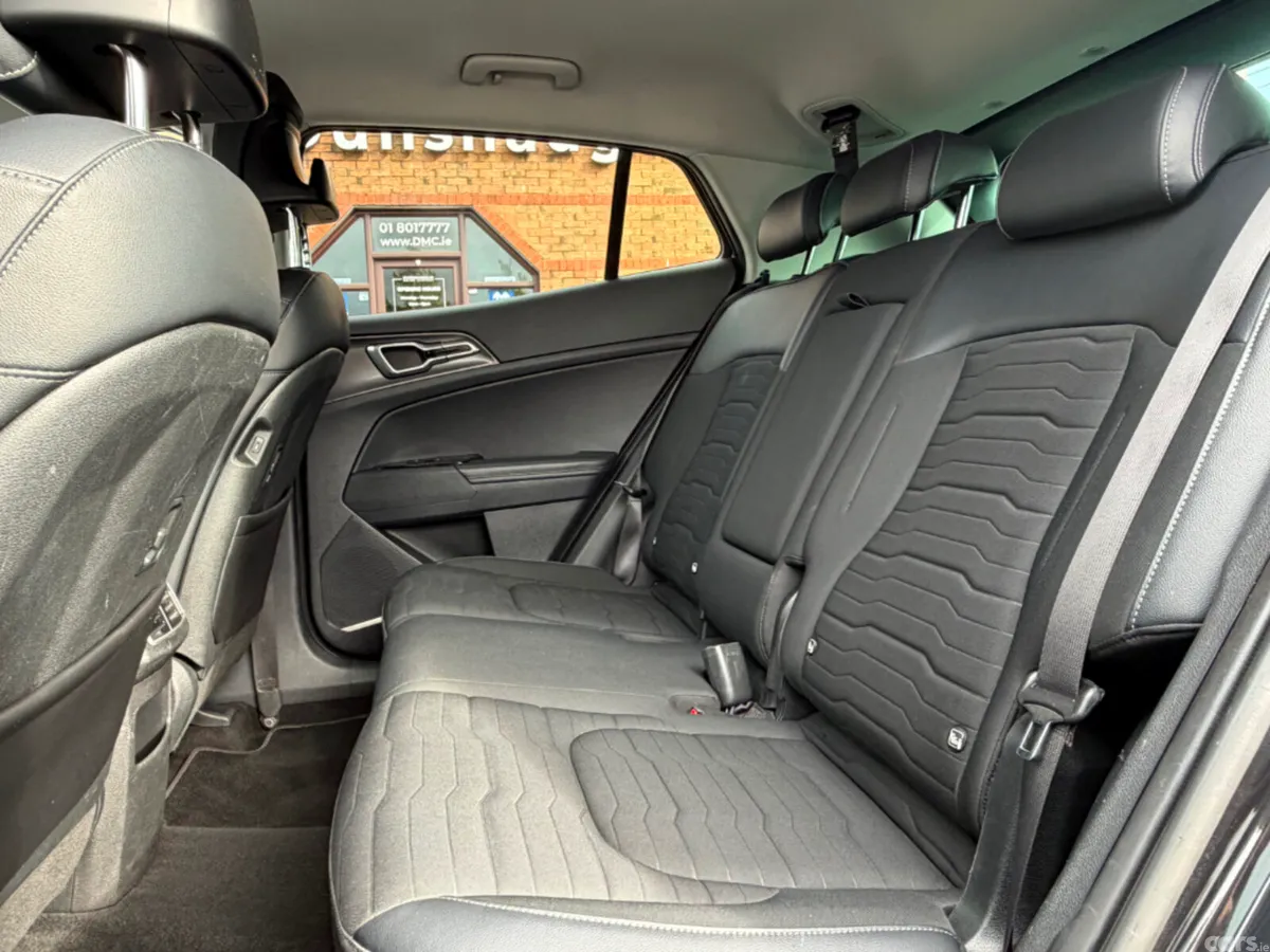 Kia Sportage MPV, Diesel, 2023, Black