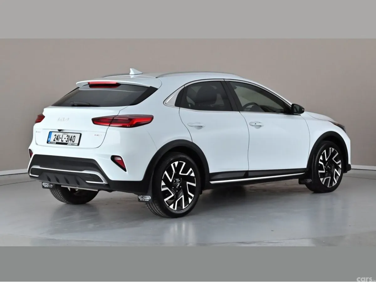 Kia XCeed Hatchback, Petrol Plug-in Hybrid, 2024, White