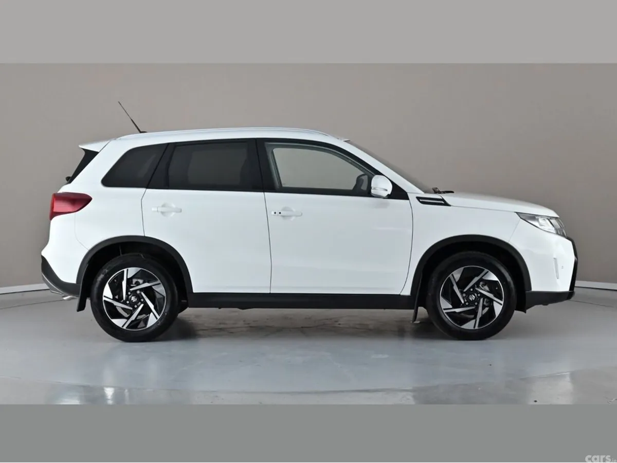 Suzuki Vitara SUV, Petrol Hybrid, 2026, White