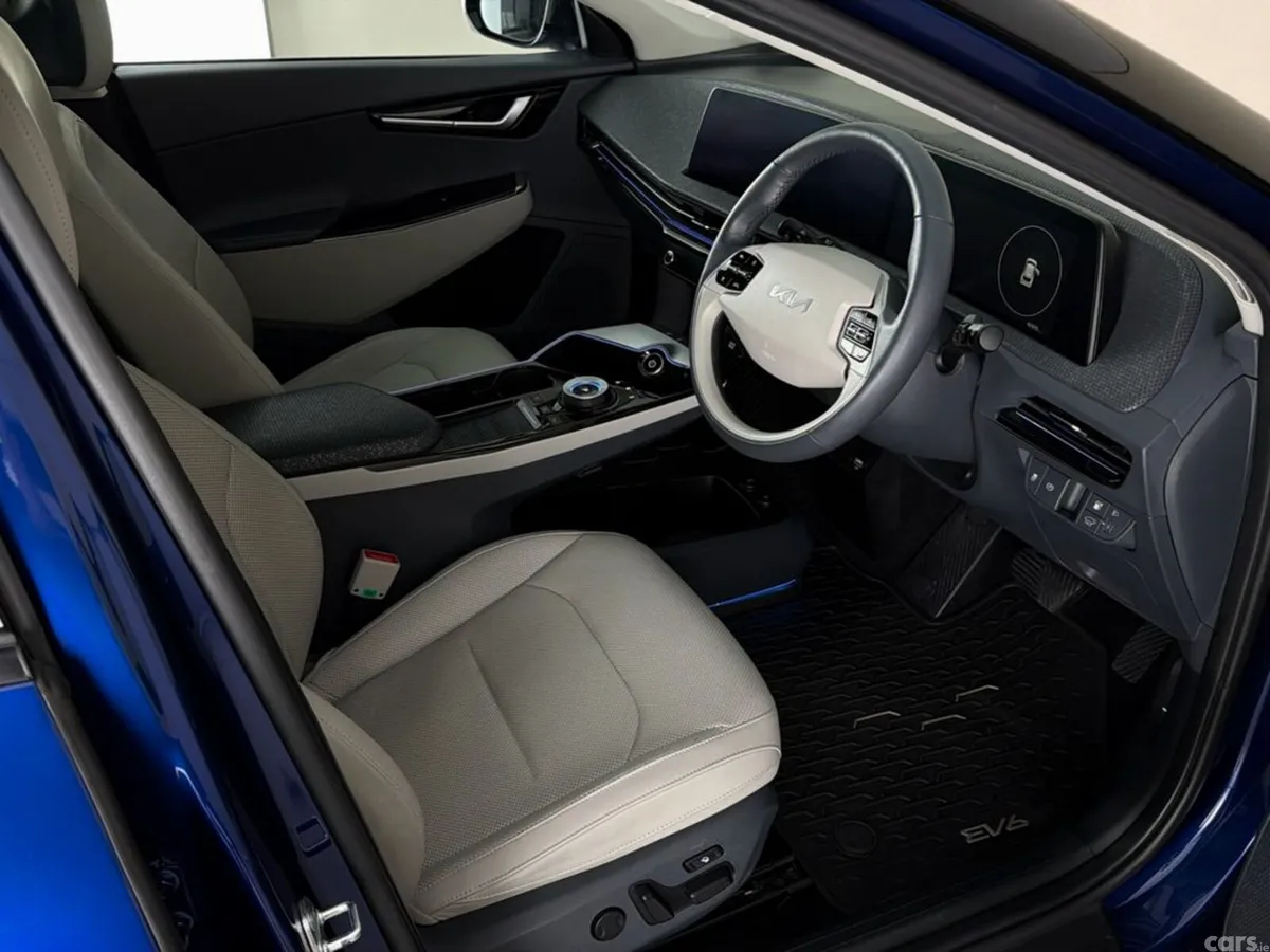Kia EV6 MPV, Electric, 2023, Blue