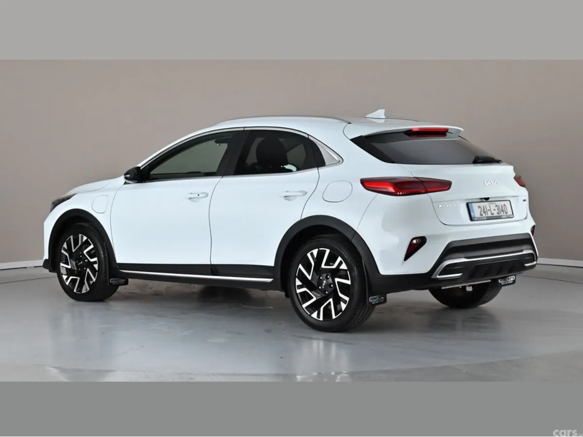 Kia XCeed Hatchback, Petrol Plug-in Hybrid, 2024, White