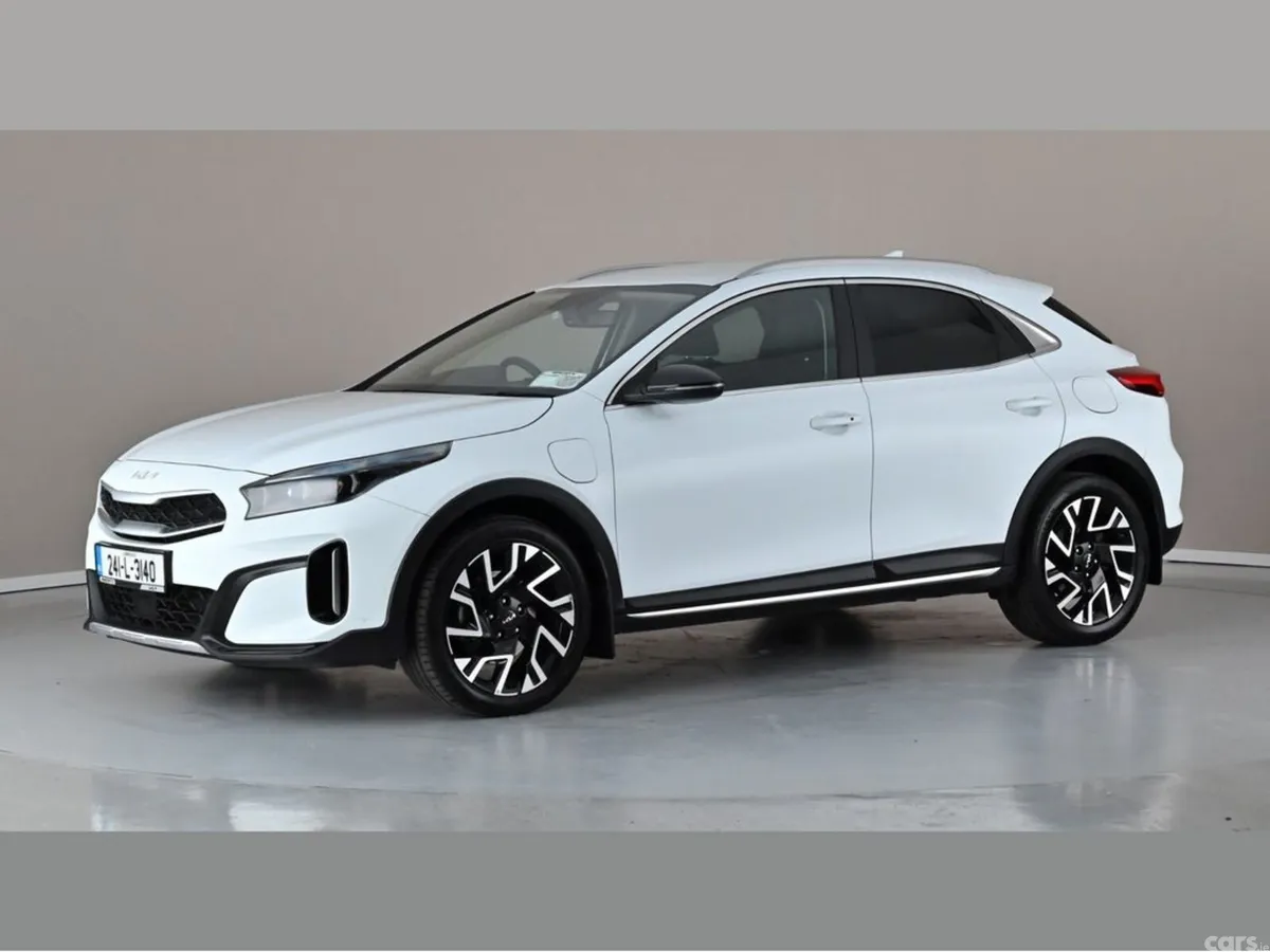 Kia XCeed Hatchback, Petrol Plug-in Hybrid, 2024, White