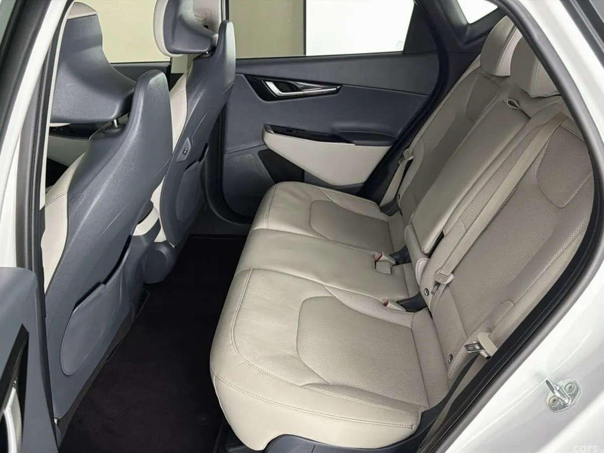 Kia EV6 MPV, Electric, 2022, White