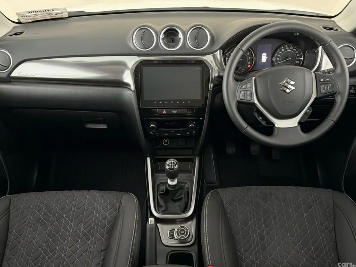 Suzuki Vitara SUV, Petrol Hybrid, 2026, White