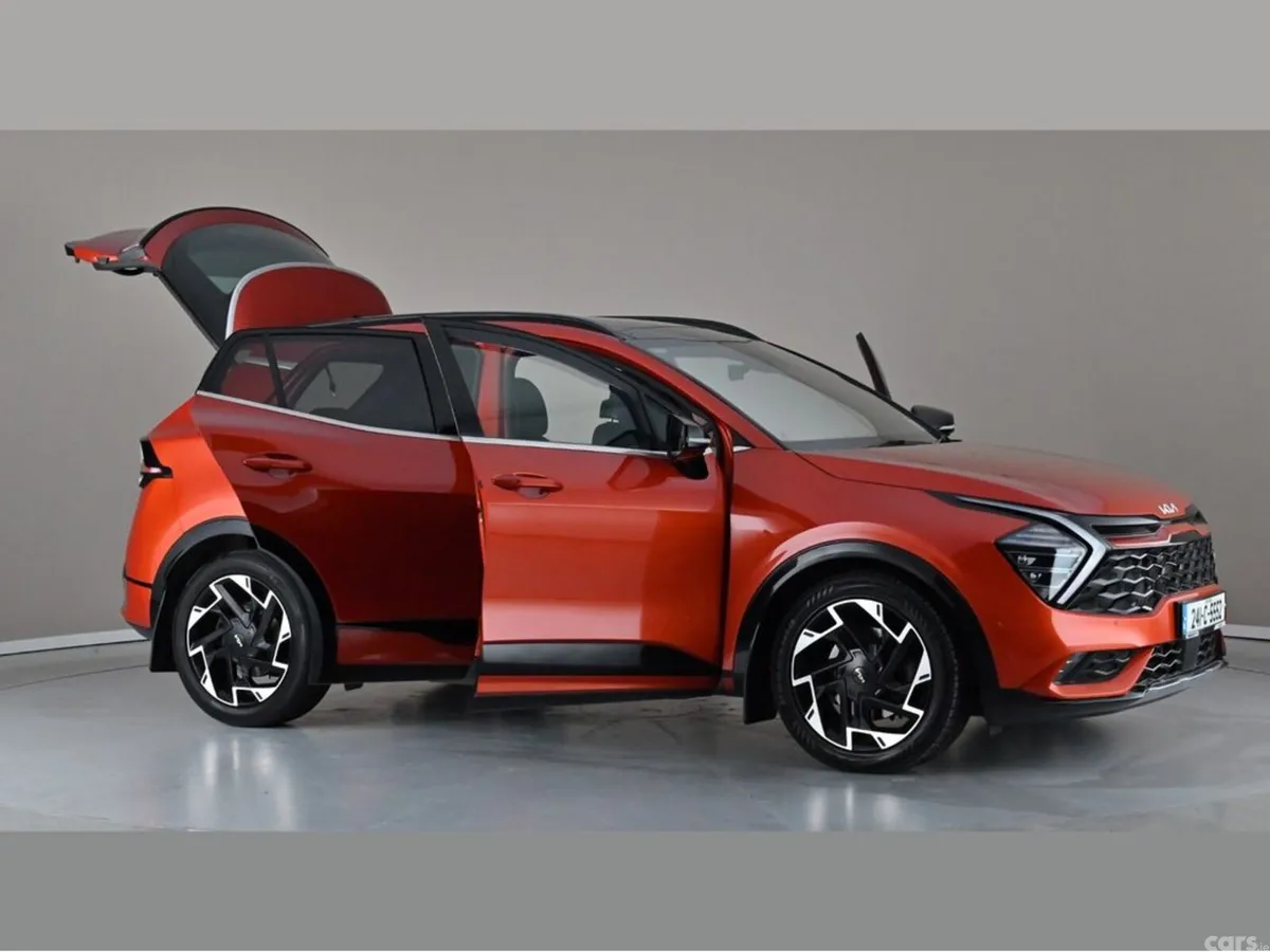 Kia Sportage SUV, Diesel Hybrid, 2024, Orange