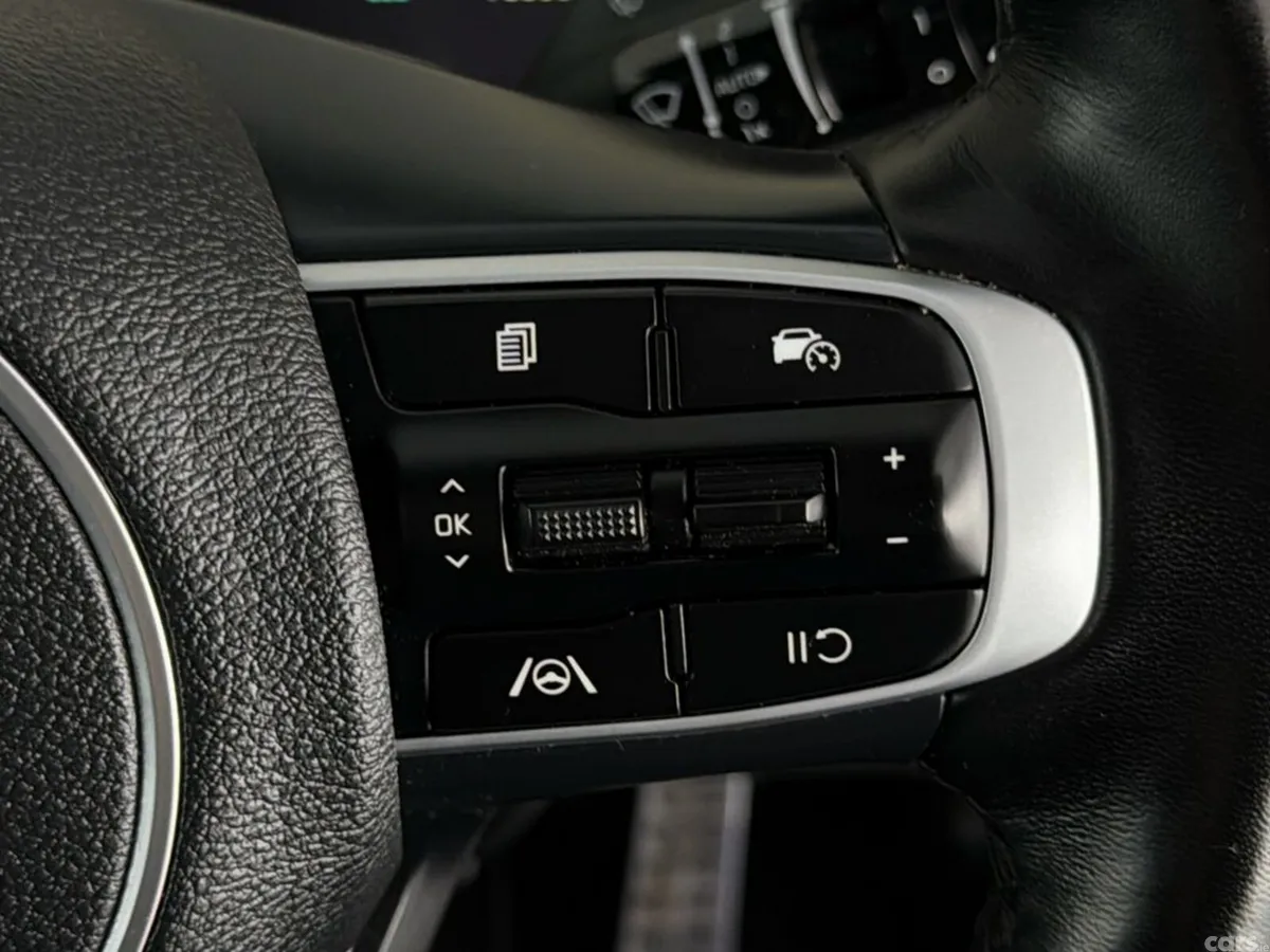 Kia Sportage SUV, Diesel Hybrid, 2024, Orange