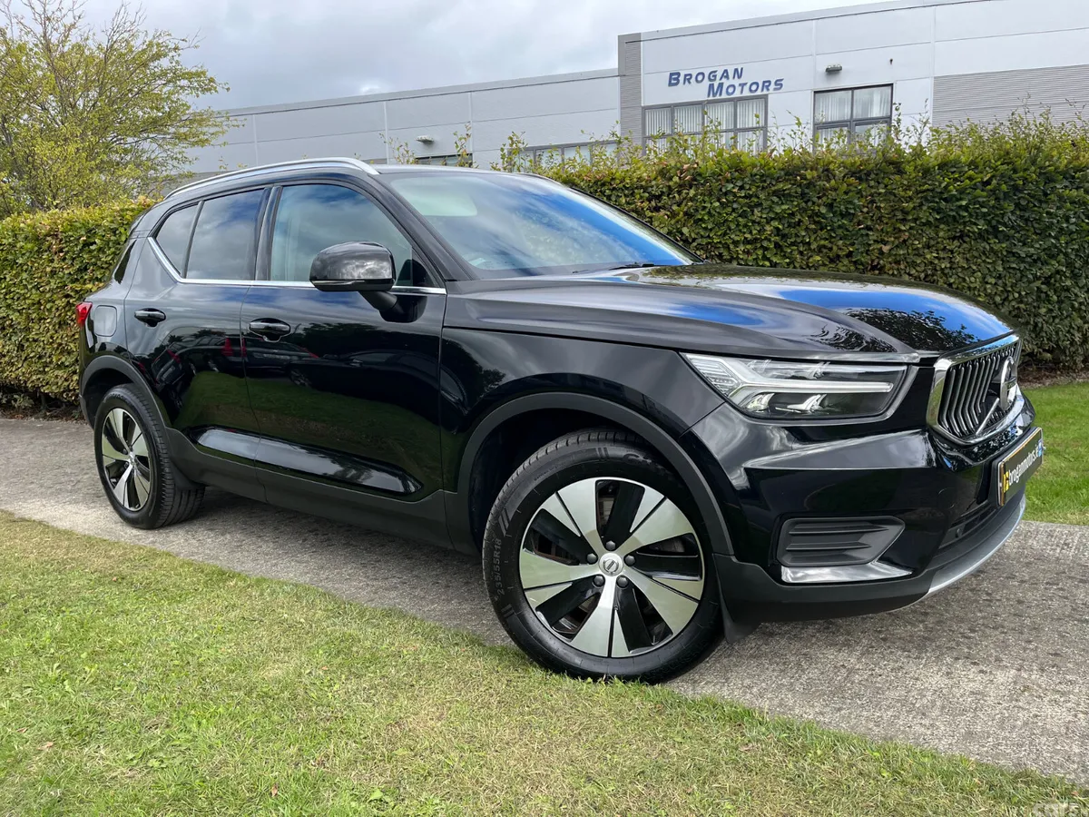 Volvo XC40 SUV, Petrol Plug-in Hybrid, 2022, Black