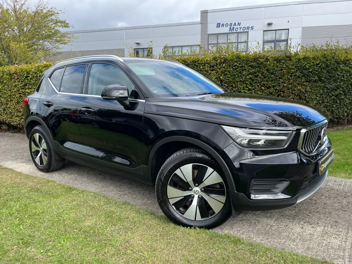 Volvo XC40 SUV, Petrol Plug-in Hybrid, 2022, Black