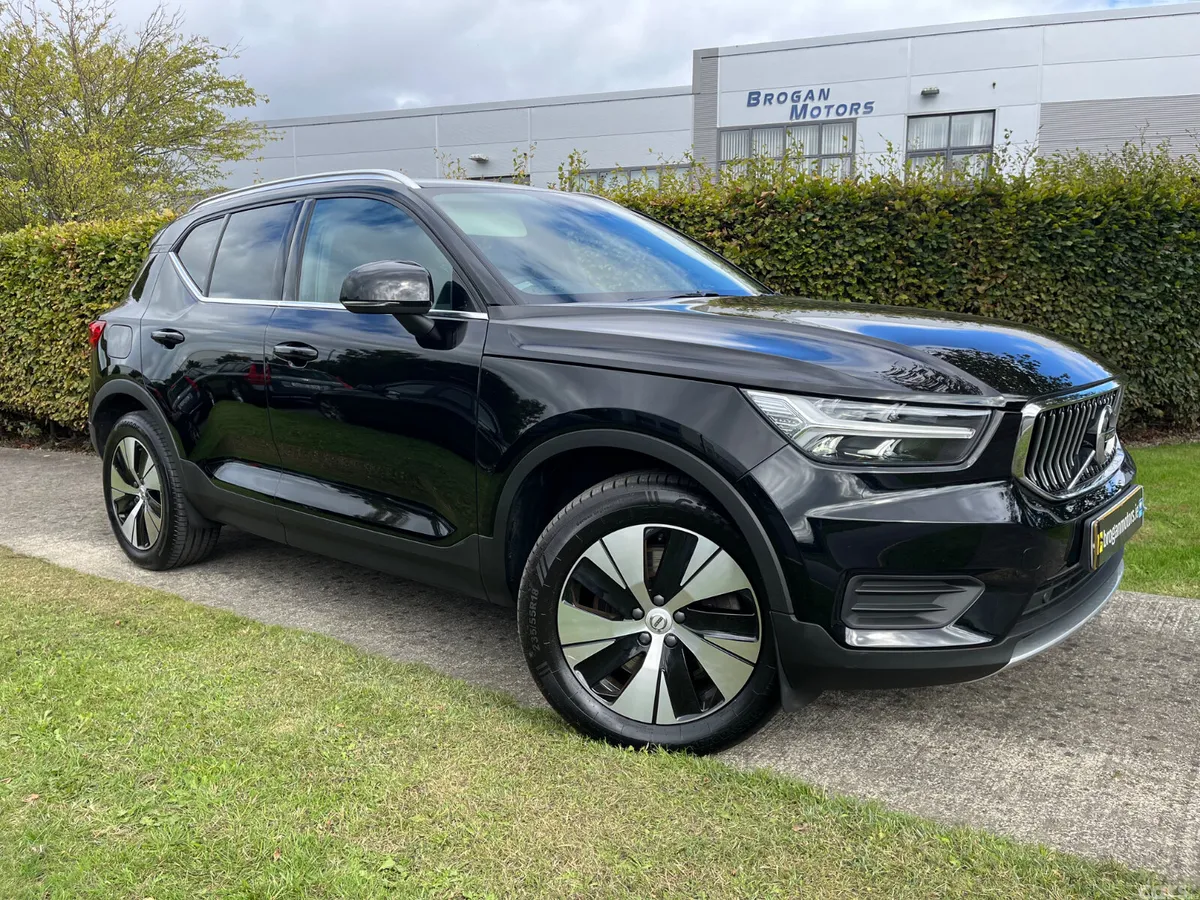 Volvo XC40 SUV, Petrol Plug-in Hybrid, 2022, Black