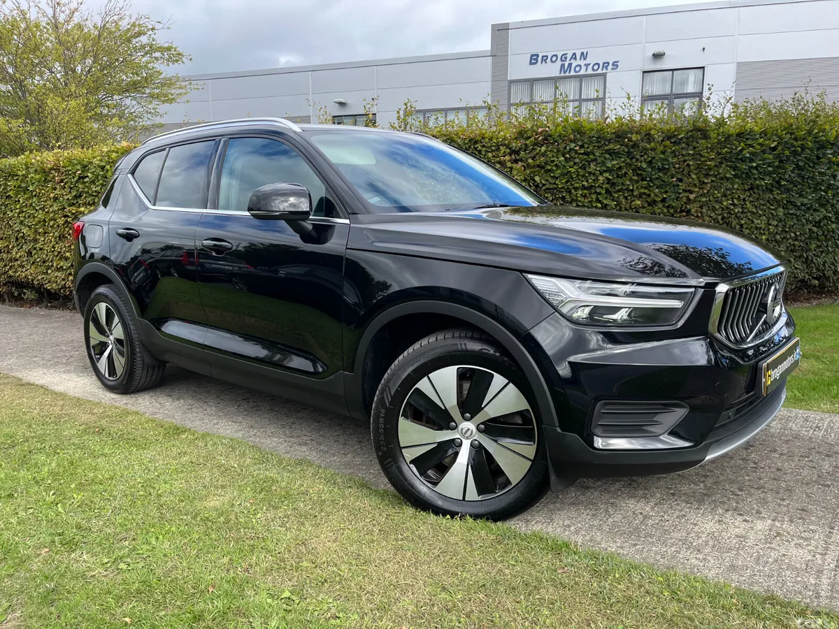 Volvo XC40 SUV, Petrol Plug-in Hybrid, 2022, Black