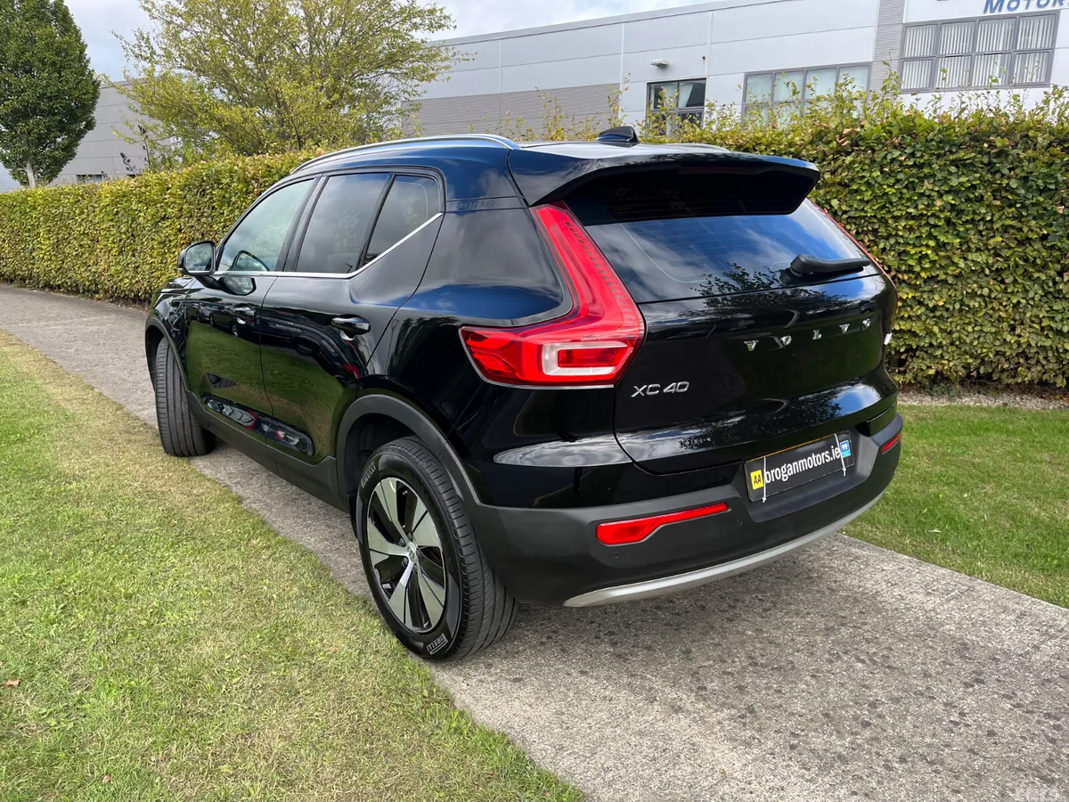 Volvo XC40 SUV, Petrol Plug-in Hybrid, 2022, Black