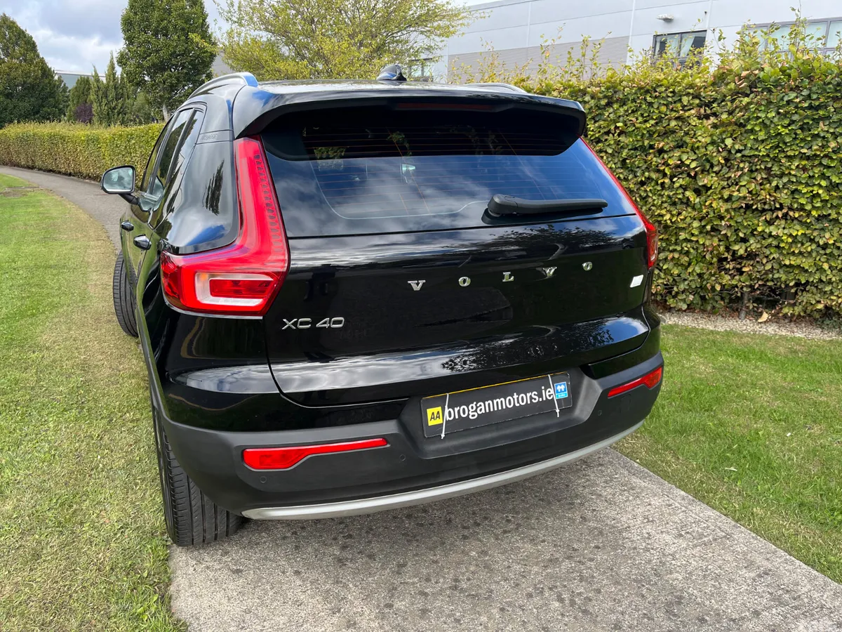 Volvo XC40 SUV, Petrol Plug-in Hybrid, 2022, Black