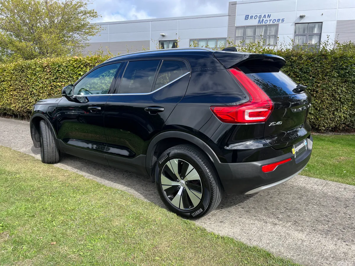 Volvo XC40 SUV, Petrol Plug-in Hybrid, 2022, Black