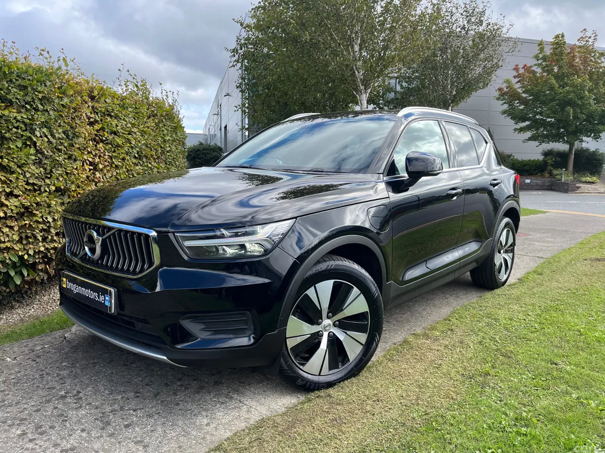 Volvo XC40 SUV, Petrol Plug-in Hybrid, 2022, Black