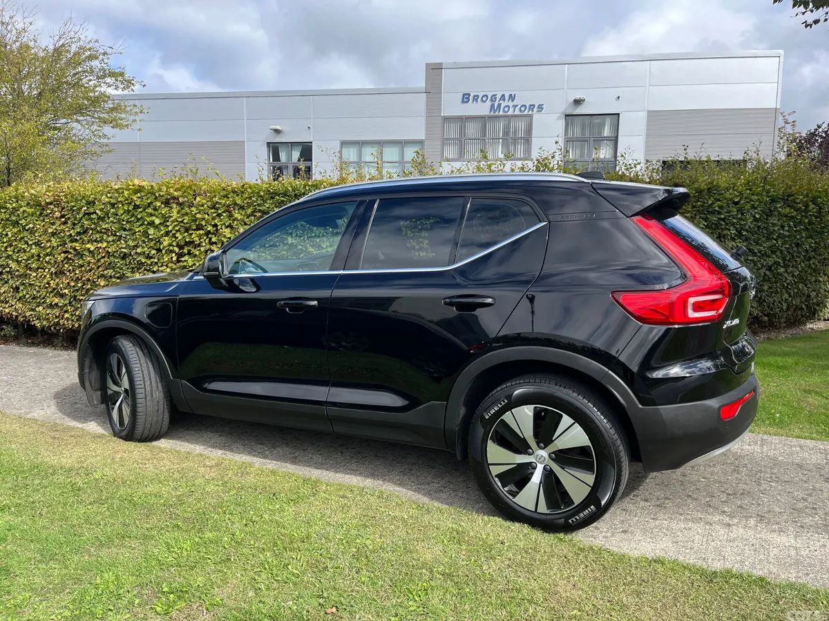 Volvo XC40 SUV, Petrol Plug-in Hybrid, 2022, Black