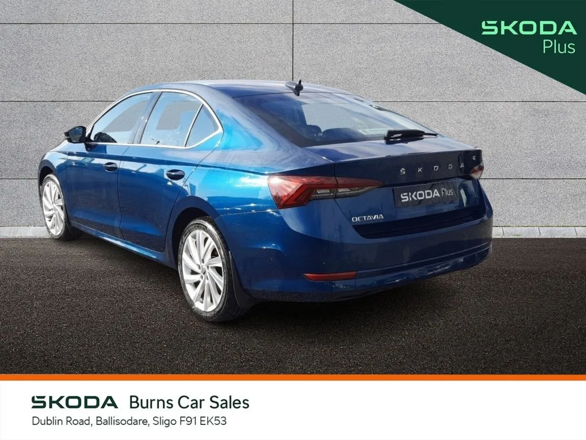 Skoda Octavia Saloon, Diesel, 2023, Blue