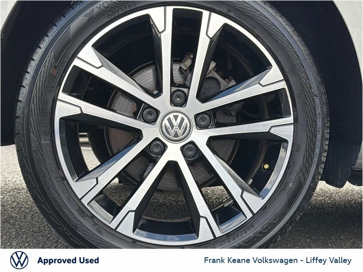 Volkswagen Golf Hatchback, Petrol, 2019, Silver