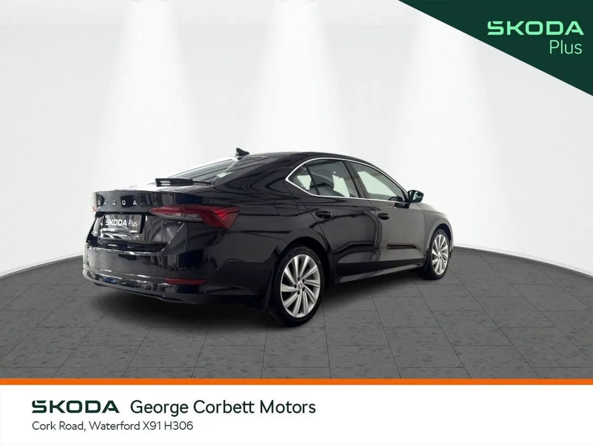 Skoda Octavia Saloon, Diesel, 2024, Black
