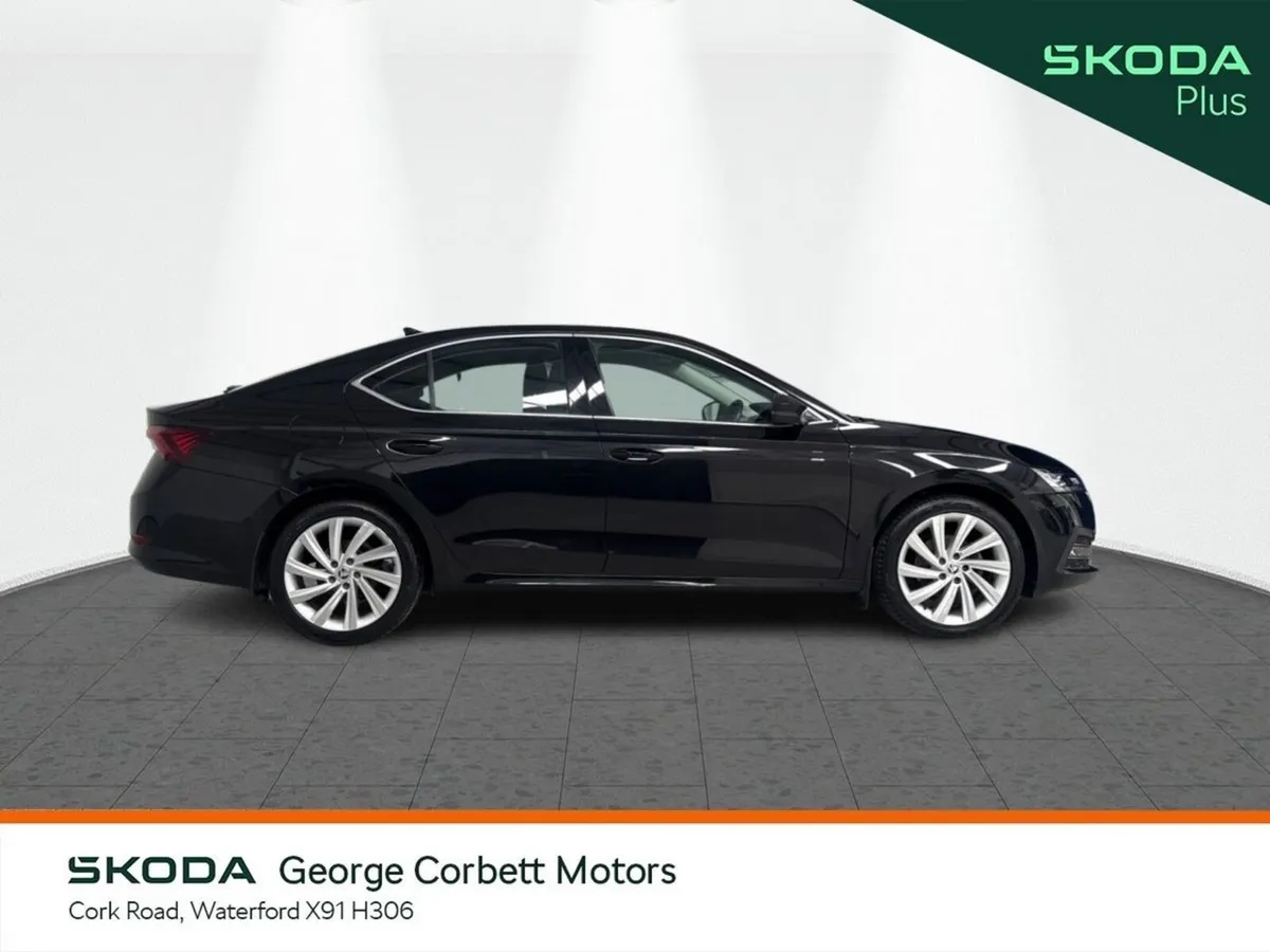 Skoda Octavia Saloon, Diesel, 2024, Black