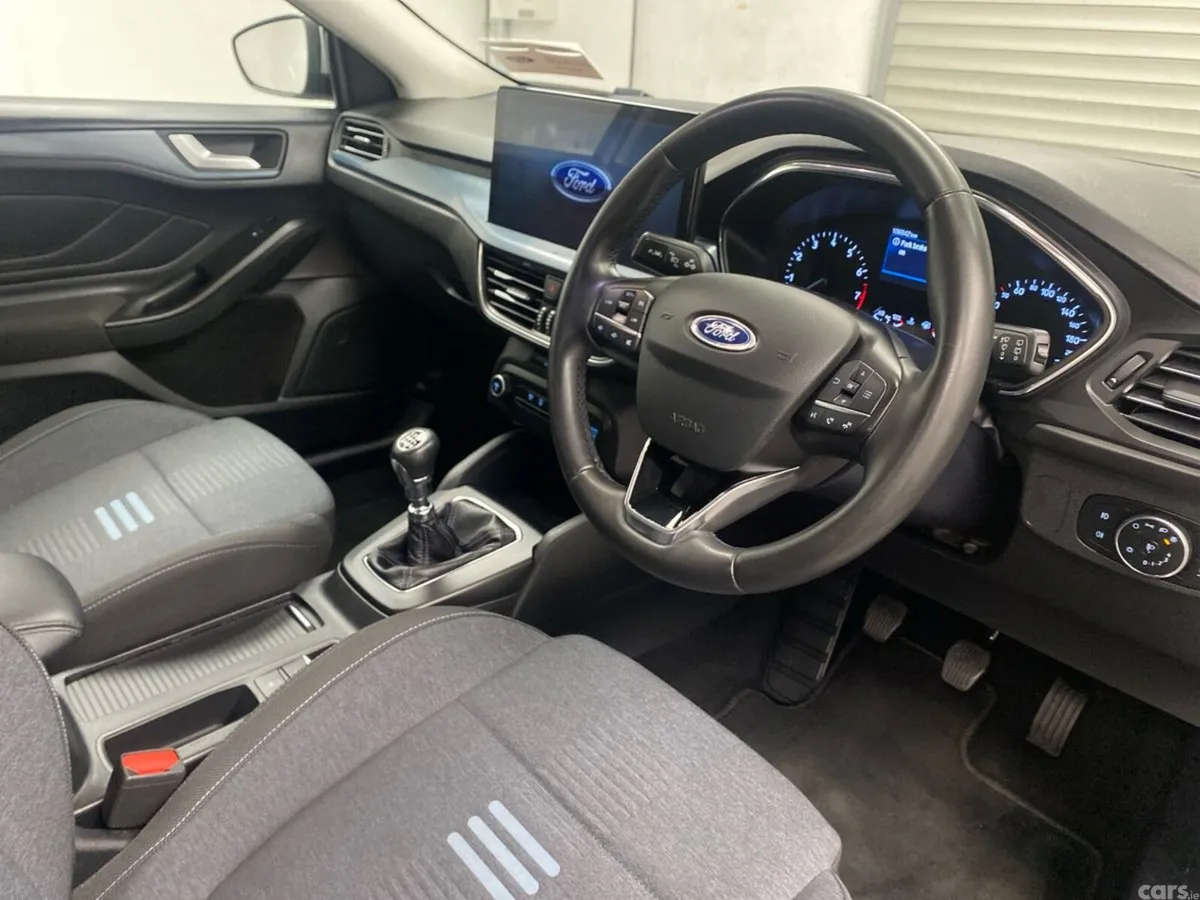Ford Focus Hatchback, Petrol, 2023, Grey