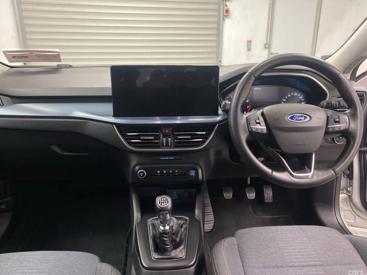 Ford Focus Hatchback, Petrol, 2023, Grey