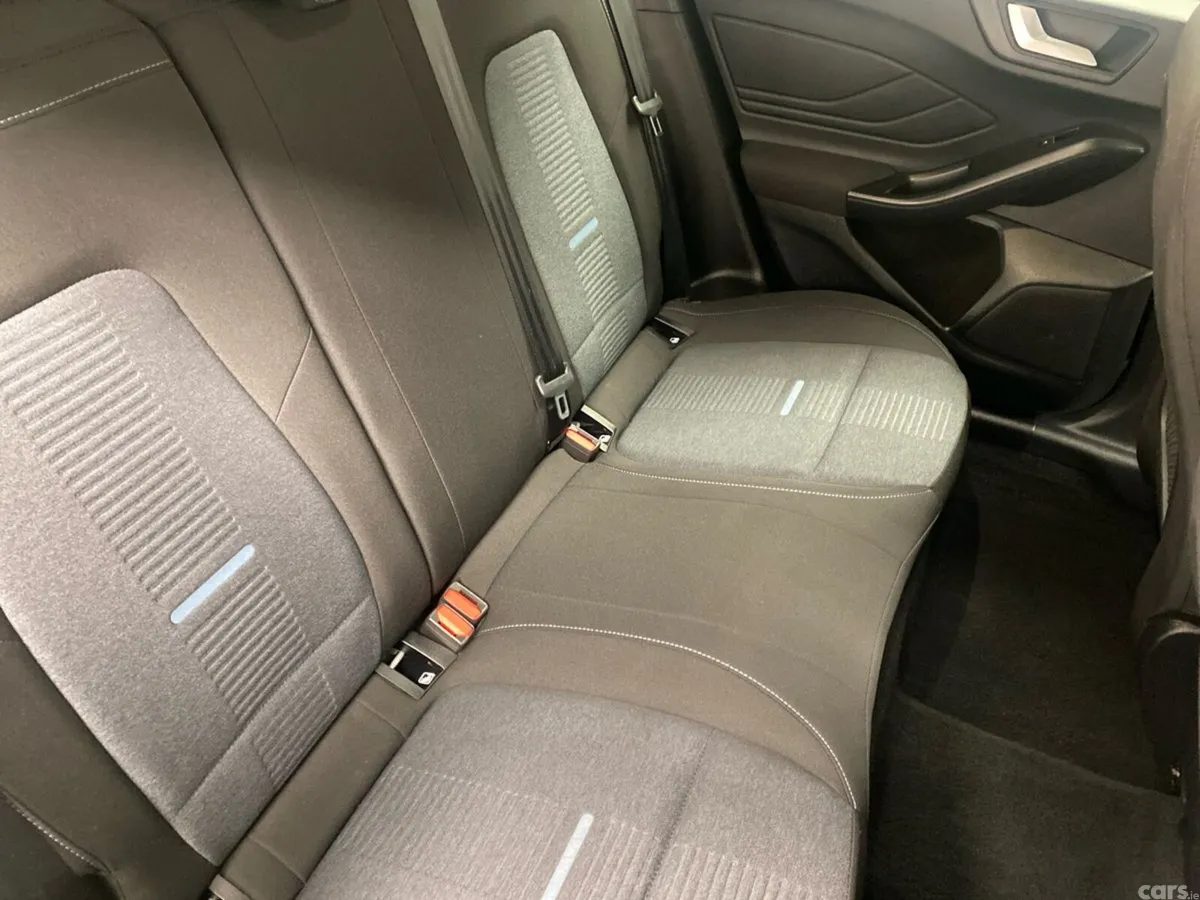 Ford Focus Hatchback, Petrol, 2023, Grey