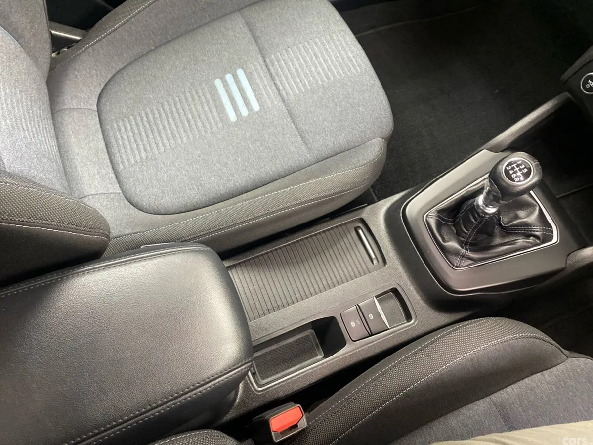 Ford Focus Hatchback, Petrol, 2023, Grey