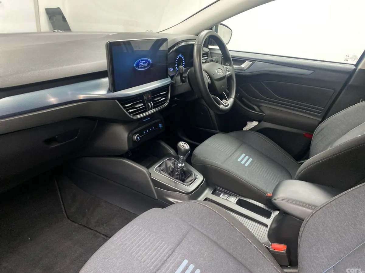 Ford Focus Hatchback, Petrol, 2023, Grey
