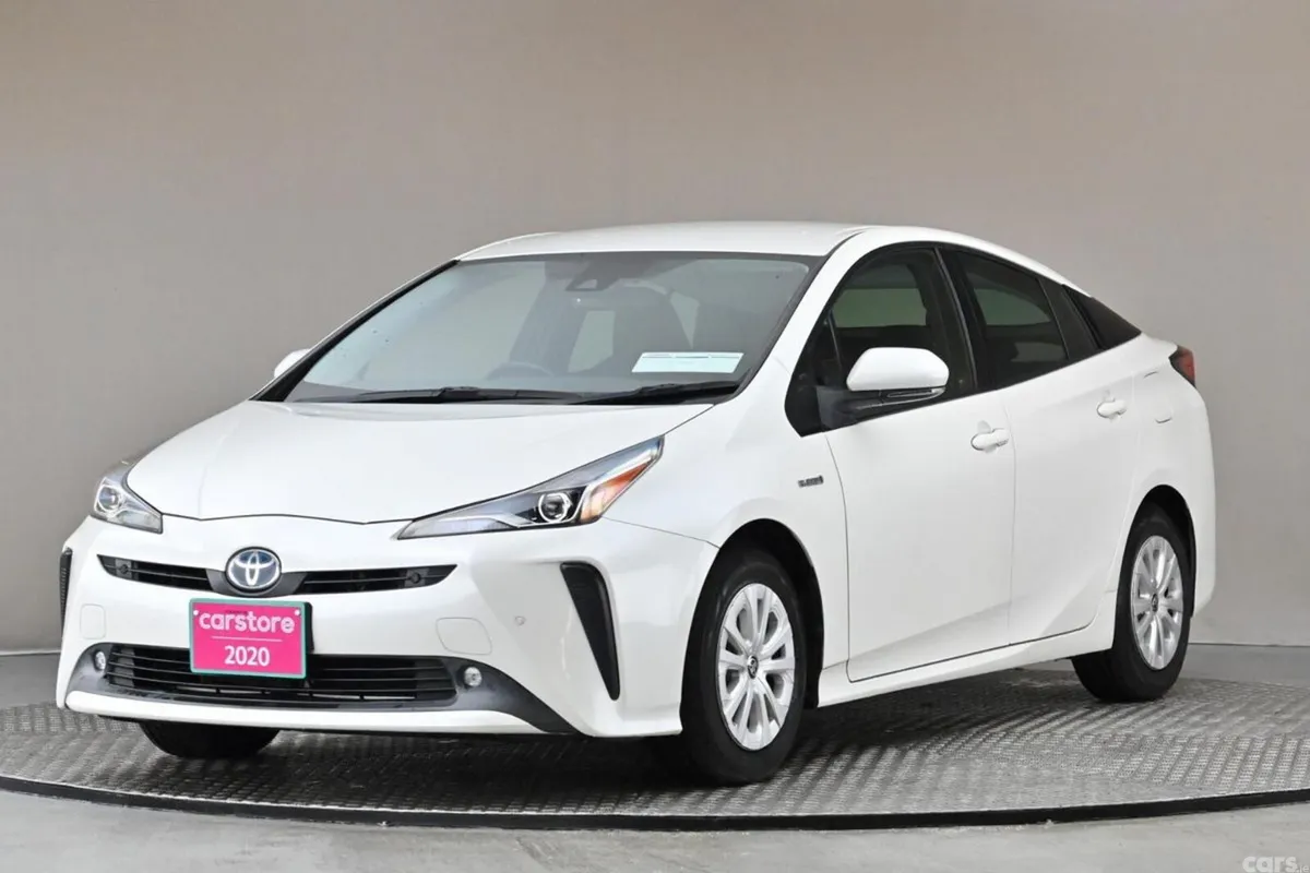 Toyota Prius Hatchback, Petrol Hybrid, 2020, White