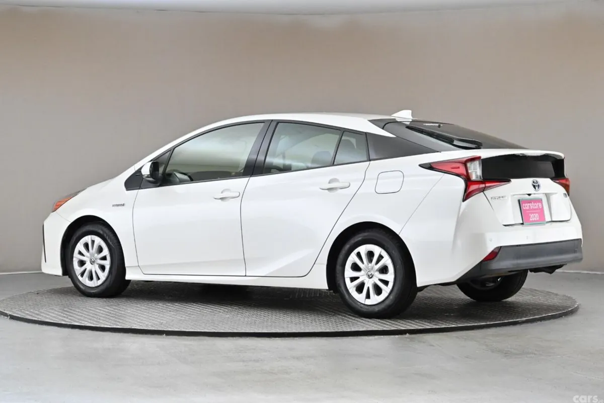 Toyota Prius Hatchback, Petrol Hybrid, 2020, White