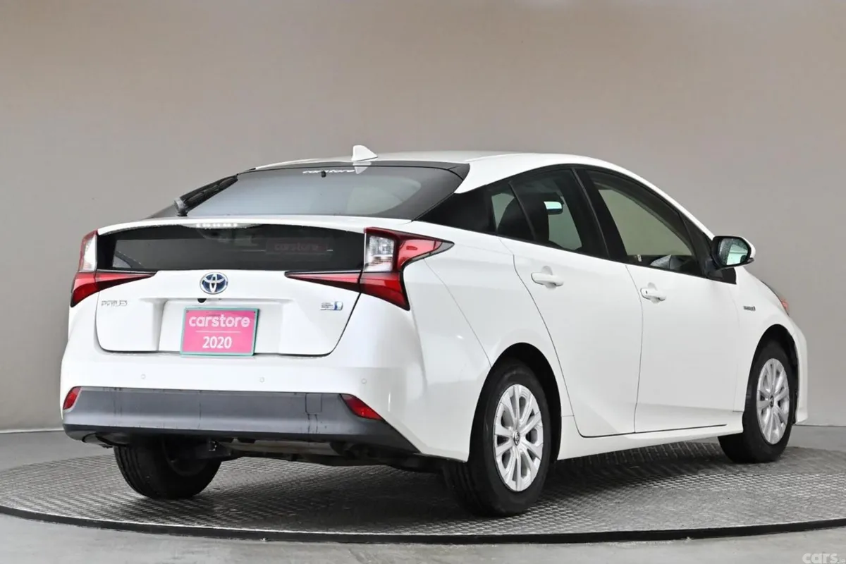Toyota Prius Hatchback, Petrol Hybrid, 2020, White