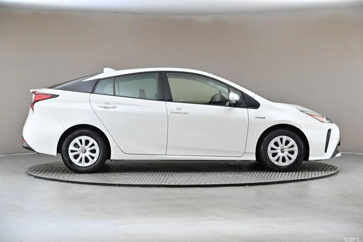 Toyota Prius Hatchback, Petrol Hybrid, 2020, White