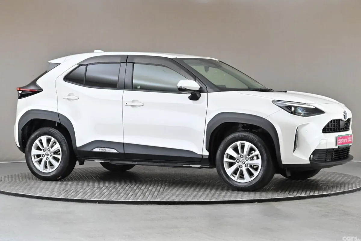 Toyota Yaris Cross SUV, Petrol Hybrid, 2022, White