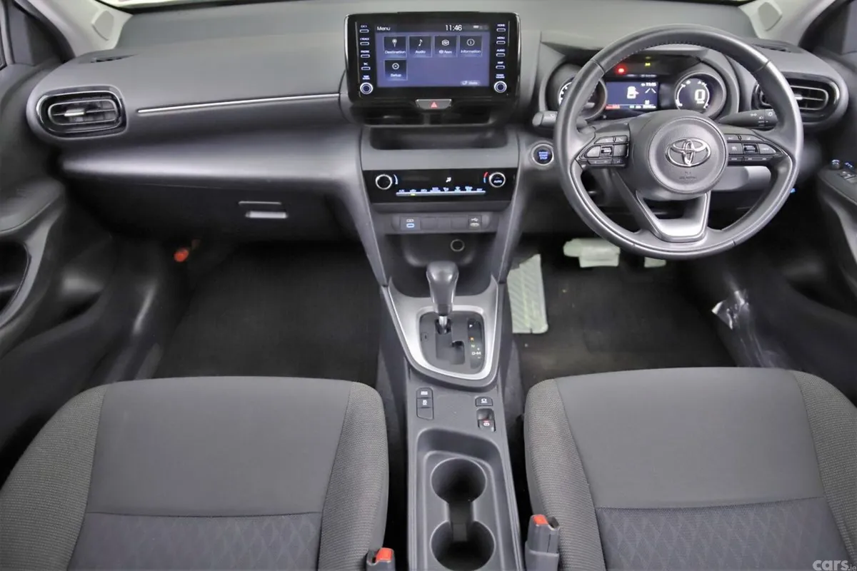 Toyota Yaris Cross SUV, Petrol Hybrid, 2022, White
