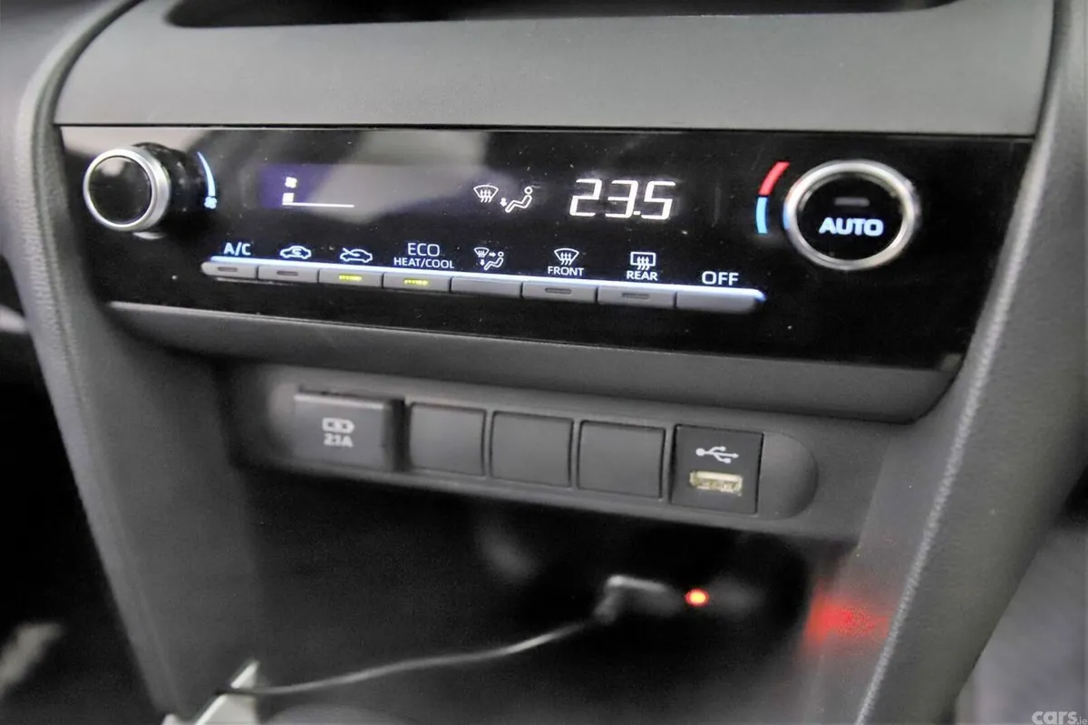 Toyota Yaris Cross SUV, Petrol Hybrid, 2022, White